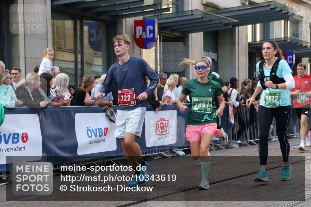 13.09.2026 - 21. swb-Marathon Bremen Strokosch-Dieckow http://msf.ph/oto/10343619 13.09.2026 13:28:59 Ziel 132, 303, 394, 596, 651, 745, 1083, 1365, 1387, 1545, 1823, 2023, 2070, 2301, 2867, 2957, 3258, 3721, 3796, 3846, 3912, 4541, 4590, 5036, 5599, 6030, 6103, 6499, 7013, 7149, 7361, 7631, 7649, 7860, 8007, 8009, 8066, 8099, 8277, 8338, 8675, 9249, 9661, 9889, 10128, 430, 565, 687, 722, 725, 936, 1014, 1274, 1688, 2223, 2276, 2378, 2851, 2891, 3348, 3419, 3444, 3665, 3938, 4102, 4564, 5225, 5267, 7263, 7527, 9176, 13012 meine-sportfotos.de