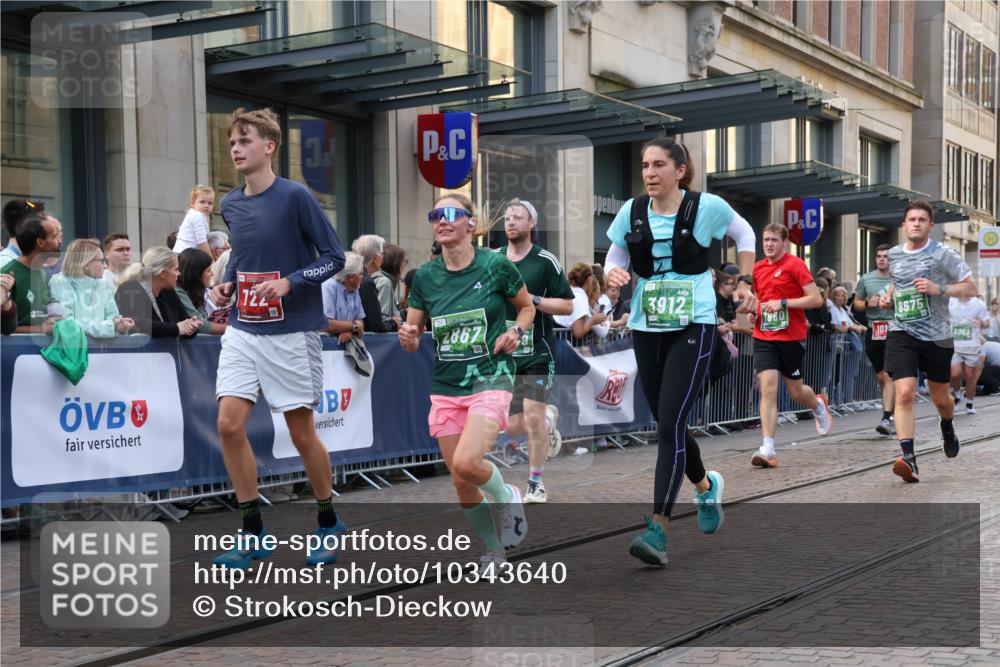 13.09.2026 - 21. swb-Marathon Bremen Strokosch-Dieckow http://msf.ph/oto/10343640 13.09.2026 13:28:59 Ziel 132, 303, 394, 596, 651, 745, 1083, 1365, 1387, 1545, 1823, 2023, 2070, 2301, 2867, 2957, 3258, 3721, 3796, 3846, 3912, 4541, 4590, 5036, 5599, 6030, 6103, 6499, 7013, 7149, 7361, 7631, 7649, 7860, 8007, 8009, 8066, 8099, 8277, 8338, 8675, 9249, 9661, 9889, 10128, 430, 565, 687, 722, 725, 936, 1014, 1274, 1688, 2223, 2276, 2378, 2851, 2891, 3348, 3419, 3444, 3665, 3938, 4102, 4564, 5225, 5267, 7263, 7527, 9176, 13012 meine-sportfotos.de