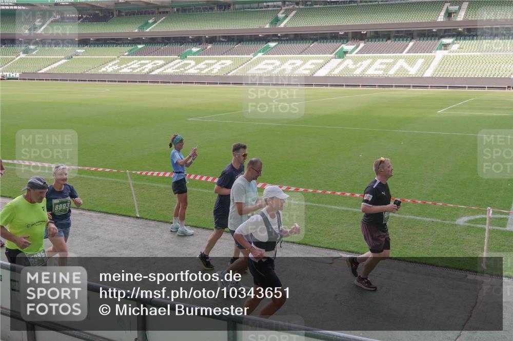 13.09.2026 - 21. swb-Marathon Bremen Michael Burmester http://msf.ph/oto/10343651 13.09.2026 13:28:30 Laufen im Stadion 111, 186, 220, 357, 422, 476, 478, 597, 685, 726, 729, 754, 829, 888, 925, 986, 1079, 1220, 1298, 1325, 1384, 1412, 1496, 1608, 1615, 1741, 1769, 1777, 1958, 1961, 1984, 2236, 2326, 2365, 2472, 2502, 2507, 2574, 2593, 2725, 2743, 2862, 2868, 2875, 2876, 2923, 2924, 2991, 3020, 3045, 3061, 3073, 3154, 3184, 3219, 3238, 3274, 3321, 3361, 3589, 3592, 3594, 3595, 3678, 3694, 3755, 3756, 3798, 3826, 3853, 3885, 3907, 3953, 3965, 3971, 3978, 3987, 4108, 4238, 4457, 4660 meine-sportfotos.de