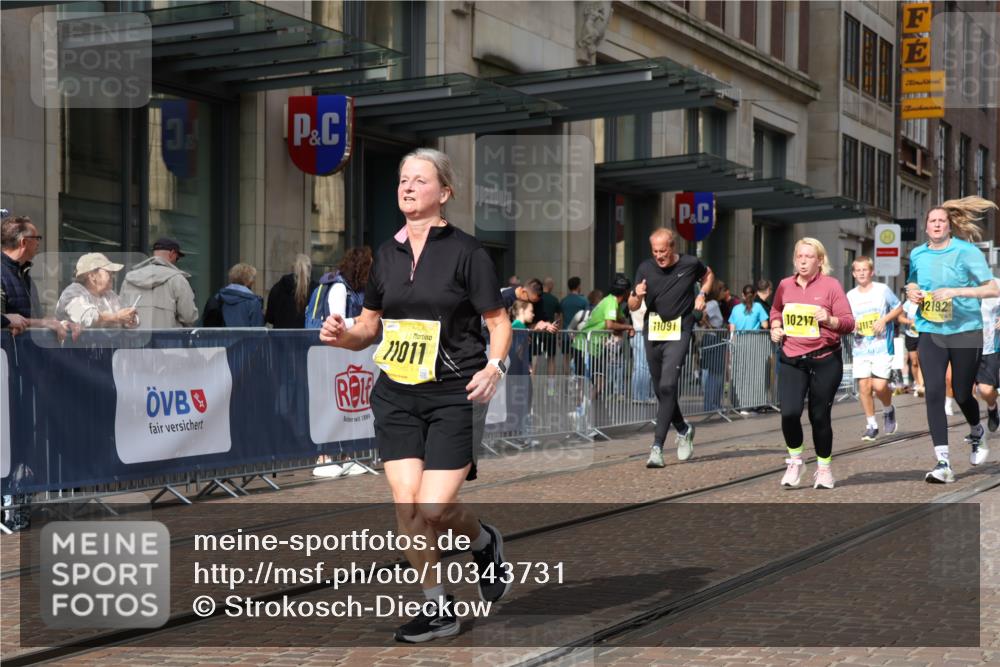 13.09.2026 - 21. swb-Marathon Bremen Strokosch-Dieckow http://msf.ph/oto/10343731 13.09.2026 11:08:52 Ziel 10217, 10314, 10321, 10455, 10570, 10630, 10664, 10686, 10694, 10983, 11011, 11091, 11138, 11304, 11531, 11578, 11764, 11812, 11882, 11905, 11915, 11987, 12155, 12192, 12337, 12491, 12554, 13607, 10229, 10399, 10469, 10599, 10609, 11053, 11065, 11074, 11358, 11421, 11434, 11678, 11710, 11718, 11812, 11834, 12162, 12256, 12353, 12438, 12516, 12517 meine-sportfotos.de