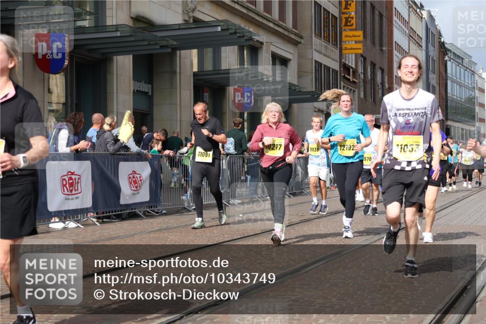 13.09.2026 - 21. swb-Marathon Bremen Strokosch-Dieckow http://msf.ph/oto/10343749 13.09.2026 11:08:53 Ziel 10217, 10314, 10321, 10455, 10570, 10630, 10664, 10686, 10694, 10983, 11011, 11091, 11138, 11304, 11531, 11578, 11764, 11882, 11883, 11905, 11915, 11987, 12155, 12192, 12337, 12491, 12554, 13607, 10229, 10399, 10469, 10599, 10609, 11053, 11065, 11074, 11358, 11421, 11434, 11678, 11710, 11718, 11812, 11834, 12162, 12256, 12353, 12438, 12517 meine-sportfotos.de