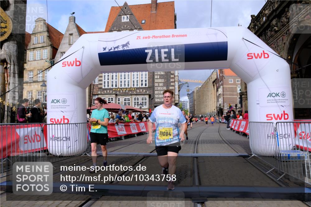 13.09.2026 - 21. swb-Marathon Bremen Tim E. http://msf.ph/oto/10343758 13.09.2026 11:13:53 Ziel 10484, 10545, 10766, 10883, 10889, 11084, 11392, 11670, 11954, 11999, 12010, 12280, 12460, 12521 meine-sportfotos.de