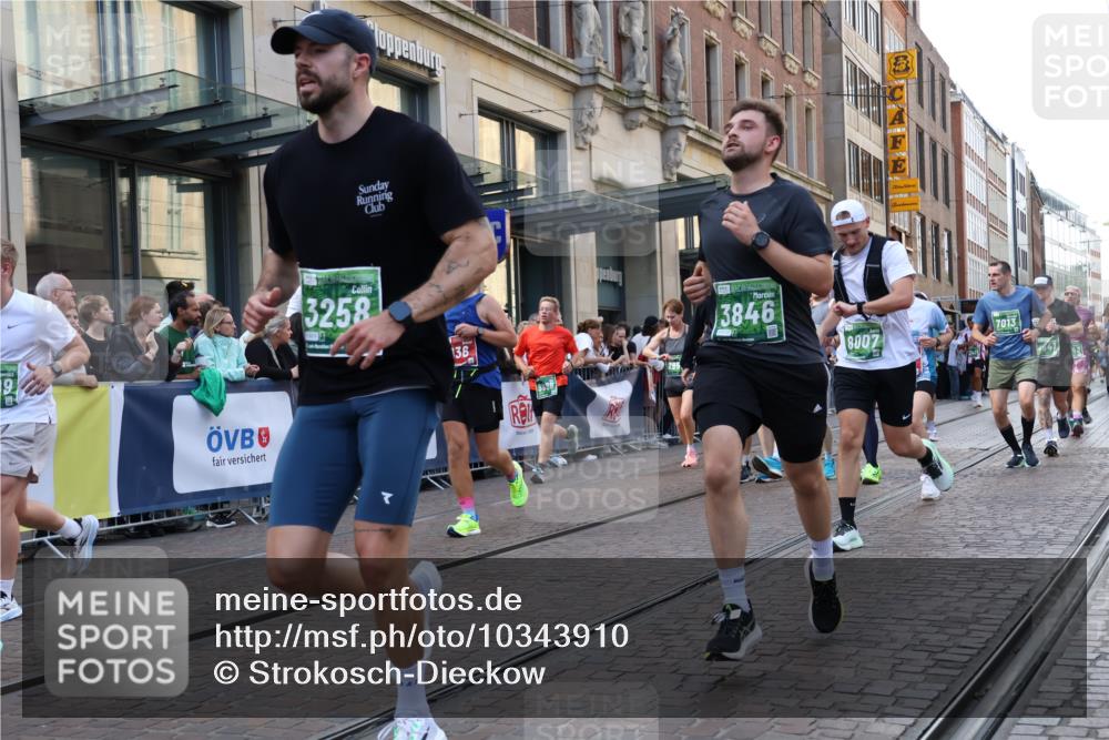 13.09.2026 - 21. swb-Marathon Bremen Strokosch-Dieckow http://msf.ph/oto/10343910 13.09.2026 13:29:05 Ziel 132, 303, 596, 651, 1083, 1243, 1365, 1387, 1545, 1823, 2023, 2076, 2301, 2742, 2867, 2957, 3030, 3258, 3721, 3796, 3846, 3912, 4541, 5036, 5244, 5599, 6030, 6103, 6384, 6499, 6690, 7013, 7149, 7361, 7426, 7631, 7649, 7860, 8007, 8009, 8066, 8099, 8277, 8338, 8675, 8831, 9249, 9661, 9889, 10128, 394, 430, 565, 687, 722, 725, 745, 936, 1014, 1274, 1688, 2070, 2223, 2276, 2378, 2851, 2891, 3419, 3444, 3665, 3938, 4590, 5225, 5267, 7527 meine-sportfotos.de