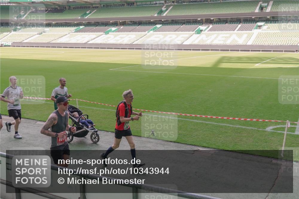 13.09.2026 - 21. swb-Marathon Bremen Michael Burmester http://msf.ph/oto/10343944 13.09.2026 13:29:05 Laufen im Stadion 111, 171, 220, 422, 476, 478, 685, 726, 729, 754, 829, 888, 925, 986, 1079, 1217, 1220, 1242, 1270, 1298, 1325, 1384, 1496, 1615, 1741, 1777, 1886, 1958, 1984, 2236, 2238, 2263, 2326, 2365, 2436, 2449, 2472, 2502, 2546, 2574, 2593, 2740, 2743, 2830, 2862, 2868, 2924, 2991, 3020, 3053, 3061, 3129, 3154, 3238, 3274, 3286, 3321, 3361, 3563, 3589, 3594, 3595, 3605, 3678, 3694, 3755, 3758, 3798, 3826, 3853, 3898, 3953, 3965, 3971, 3987, 4011, 4108, 4238, 4457, 4660 meine-sportfotos.de