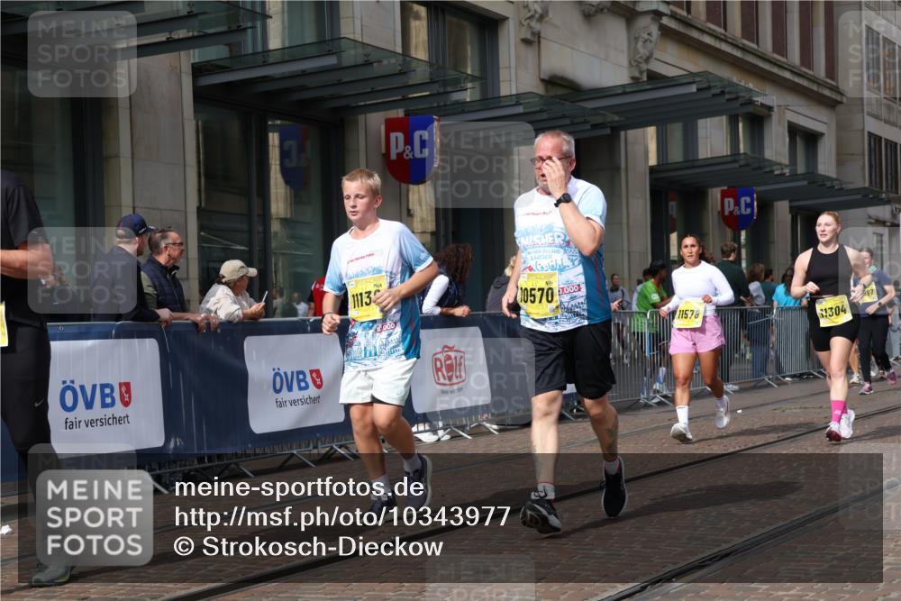 13.09.2026 - 21. swb-Marathon Bremen Strokosch-Dieckow http://msf.ph/oto/10343977 13.09.2026 11:08:57 Ziel 10314, 10321, 10556, 10570, 10630, 10664, 10686, 10694, 10769, 10823, 10981, 10983, 11091, 11138, 11225, 11304, 11578, 11764, 11882, 11883, 11914, 11915, 11987, 11995, 12155, 12192, 12322, 12337, 12491, 12554, 13607, 10217, 10399, 10455, 10469, 10599, 10609, 11011, 11053, 11074, 11358, 11421, 11434, 11531, 11710, 11718, 11812, 11834, 11905, 12162, 12256, 12353, 12438, 12517 meine-sportfotos.de