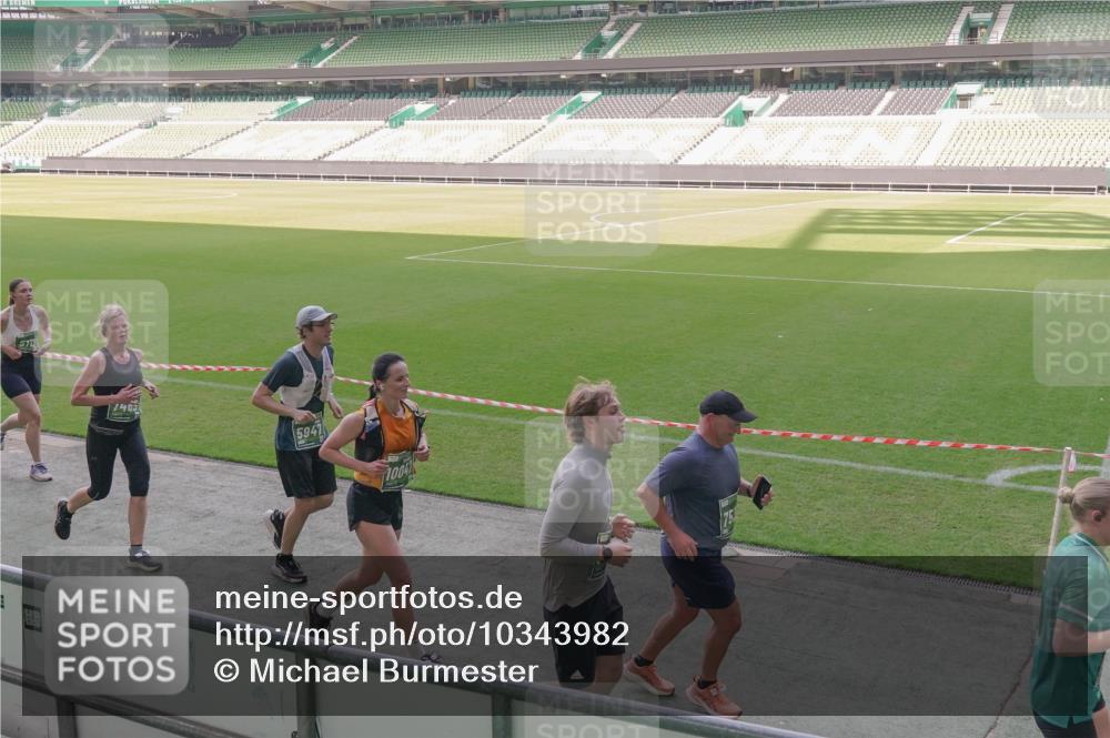 13.09.2026 - 21. swb-Marathon Bremen Michael Burmester http://msf.ph/oto/10343982 13.09.2026 13:29:09 Laufen im Stadion 111, 171, 220, 422, 476, 478, 685, 726, 729, 754, 767, 829, 888, 925, 986, 1079, 1217, 1220, 1242, 1270, 1298, 1325, 1384, 1496, 1615, 1633, 1634, 1741, 1777, 1886, 1958, 1984, 2238, 2263, 2326, 2365, 2436, 2449, 2472, 2502, 2546, 2574, 2593, 2738, 2740, 2743, 2830, 2862, 2868, 2924, 2991, 3020, 3053, 3061, 3129, 3154, 3238, 3274, 3286, 3321, 3361, 3563, 3589, 3594, 3595, 3605, 3678, 3694, 3755, 3758, 3798, 3826, 3853, 3898, 3953, 3965, 3971, 3987, 4011, 4108, 4238, 4457, 4660 meine-sportfotos.de