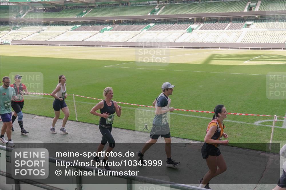 13.09.2026 - 21. swb-Marathon Bremen Michael Burmester http://msf.ph/oto/10343999 13.09.2026 13:29:10 Laufen im Stadion 111, 171, 220, 422, 476, 478, 685, 729, 754, 767, 829, 888, 925, 986, 1079, 1217, 1220, 1242, 1270, 1298, 1325, 1384, 1496, 1615, 1633, 1634, 1741, 1777, 1886, 1958, 1984, 2238, 2263, 2326, 2365, 2436, 2449, 2472, 2502, 2546, 2574, 2593, 2738, 2740, 2743, 2830, 2862, 2868, 2924, 2991, 3020, 3053, 3061, 3129, 3154, 3238, 3274, 3286, 3321, 3361, 3563, 3589, 3594, 3595, 3605, 3678, 3694, 3755, 3758, 3798, 3826, 3853, 3898, 3953, 3965, 3971, 3987, 4011, 4108, 4238, 4457, 4660 meine-sportfotos.de