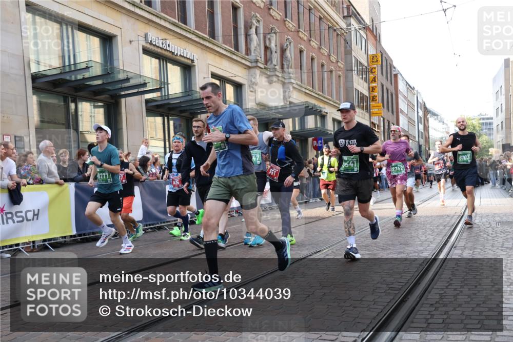 13.09.2026 - 21. swb-Marathon Bremen Strokosch-Dieckow http://msf.ph/oto/10344039 13.09.2026 13:29:08 Ziel 132, 303, 596, 651, 1083, 1243, 1365, 1387, 1545, 1823, 2023, 2076, 2301, 2742, 2867, 2957, 3030, 3258, 3721, 3796, 3846, 3912, 4541, 5036, 5244, 5599, 6030, 6103, 6384, 6499, 6690, 6930, 7013, 7149, 7361, 7384, 7426, 7631, 7649, 7860, 8007, 8009, 8066, 8099, 8277, 8338, 8594, 8675, 8831, 9249, 9889, 10128, 13031, 394, 430, 565, 687, 722, 725, 745, 936, 1014, 1274, 1688, 2070, 2223, 2276, 2378, 2851, 3419, 3444, 3665, 3938, 4590, 5225, 5267 meine-sportfotos.de