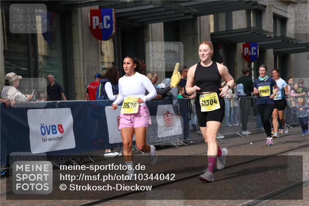 13.09.2026 - 21. swb-Marathon Bremen Strokosch-Dieckow http://msf.ph/oto/10344042 13.09.2026 11:08:58 Ziel 10314, 10321, 10556, 10570, 10630, 10664, 10686, 10694, 10769, 10823, 10981, 10983, 11091, 11138, 11225, 11304, 11578, 11764, 11882, 11883, 11914, 11915, 11987, 11995, 12155, 12192, 12322, 12337, 12491, 12554, 13607, 10217, 10399, 10455, 10469, 10599, 10609, 11011, 11053, 11074, 11358, 11421, 11434, 11531, 11710, 11718, 11812, 11834, 11905, 12192, 12256, 12353, 12438, 12517 meine-sportfotos.de