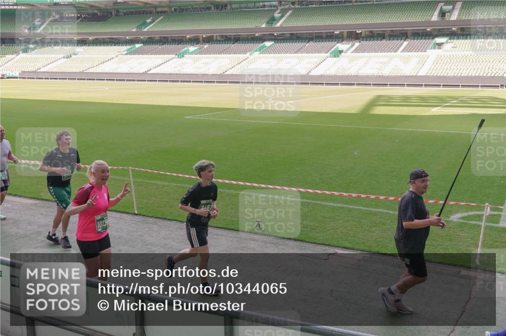 13.09.2026 - 21. swb-Marathon Bremen Michael Burmester http://msf.ph/oto/10344065 13.09.2026 13:29:17 Laufen im Stadion 111, 171, 220, 422, 476, 478, 685, 729, 754, 767, 829, 925, 986, 1079, 1217, 1220, 1242, 1270, 1298, 1325, 1384, 1496, 1615, 1633, 1634, 1741, 1777, 1886, 1958, 1983, 2238, 2263, 2326, 2365, 2436, 2449, 2472, 2502, 2546, 2574, 2593, 2738, 2740, 2743, 2830, 2862, 2868, 2924, 2991, 3020, 3053, 3061, 3129, 3154, 3238, 3274, 3286, 3321, 3361, 3563, 3589, 3594, 3595, 3605, 3678, 3694, 3755, 3758, 3798, 3826, 3853, 3898, 3929, 3953, 3965, 3971, 3987, 4011, 4056, 4108, 4238 meine-sportfotos.de