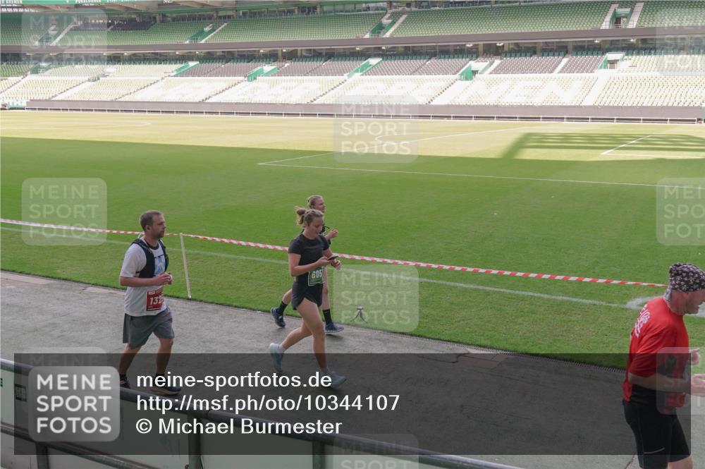 13.09.2026 - 21. swb-Marathon Bremen Michael Burmester http://msf.ph/oto/10344107 13.09.2026 13:29:23 Laufen im Stadion 111, 171, 220, 405, 422, 476, 478, 685, 729, 754, 767, 829, 925, 986, 1079, 1217, 1220, 1242, 1270, 1298, 1325, 1384, 1496, 1615, 1633, 1634, 1741, 1777, 1811, 1886, 1983, 2238, 2263, 2326, 2365, 2436, 2449, 2472, 2546, 2574, 2593, 2738, 2740, 2743, 2830, 2862, 2868, 2924, 2991, 3020, 3053, 3061, 3129, 3154, 3238, 3274, 3286, 3321, 3361, 3563, 3589, 3594, 3595, 3605, 3678, 3694, 3755, 3758, 3798, 3826, 3853, 3898, 3929, 3953, 3965, 3971, 3987, 4011, 4056, 4108, 4238 meine-sportfotos.de
