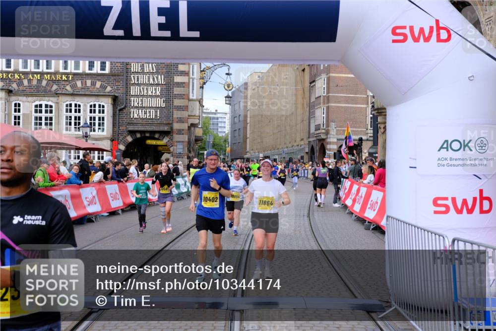 13.09.2026 - 21. swb-Marathon Bremen Tim E. http://msf.ph/oto/10344174 13.09.2026 11:14:30 Ziel 10395, 10396, 10402, 10586, 10784, 10854, 11027, 11233, 11535, 11703, 11864, 11902, 12100 meine-sportfotos.de