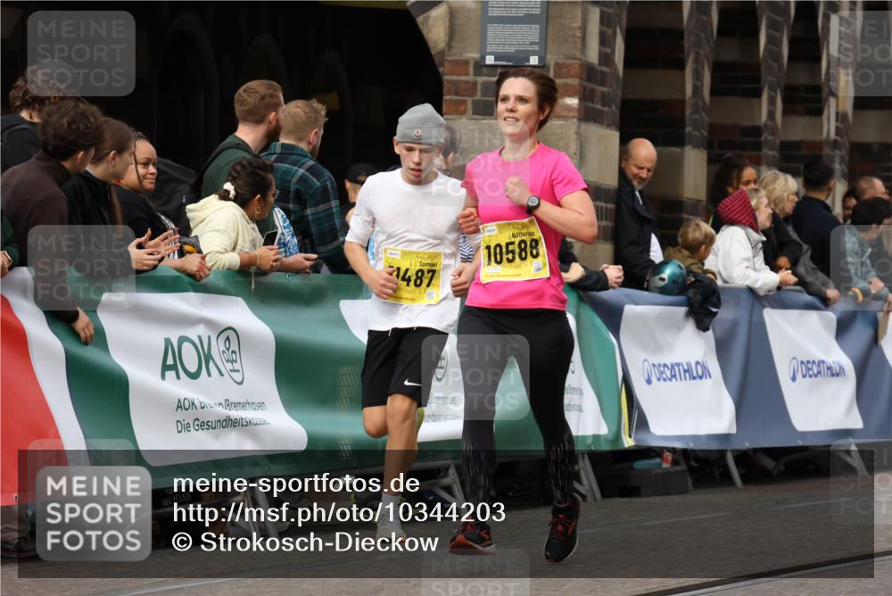 13.09.2026 - 21. swb-Marathon Bremen Strokosch-Dieckow http://msf.ph/oto/10344203 13.09.2026 10:52:14 Ziel 10162, 10183, 10218, 10281, 10641, 11277, 11285, 11376, 11542, 11555, 11685, 11733, 11777, 11784, 11869, 11877, 11962, 12349, 10761, 10958, 11604, 11605, 11610, 11669, 12319 meine-sportfotos.de