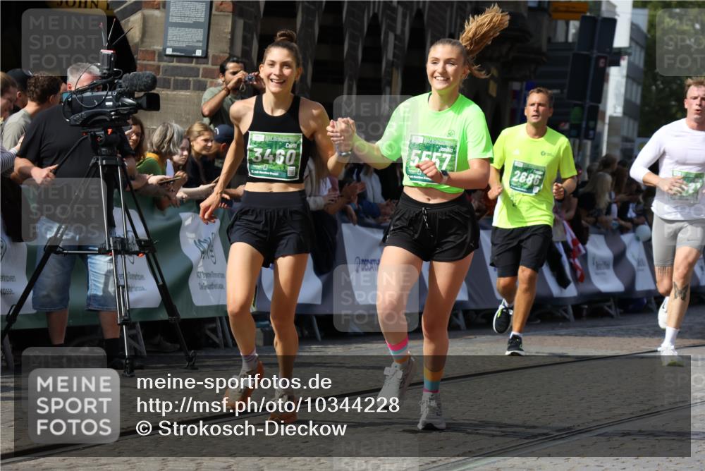 13.09.2026 - 21. swb-Marathon Bremen Strokosch-Dieckow http://msf.ph/oto/10344228 13.09.2026 13:27:34 Ziel 242, 1493, 1494, 2454, 3273, 3385, 3496, 4121, 4397, 4558, 4563, 6071, 6288, 6776, 7072, 7849, 8219, 9159, 9343, 9760, 9878, 10112, 10113, 13147, 440, 534, 762, 857, 1932, 2686, 3013, 3135, 3460, 3970, 4421, 4496, 4593, 4744, 5557, 6067, 7042, 7138, 7358, 8351, 9494, 9727, 13198 meine-sportfotos.de