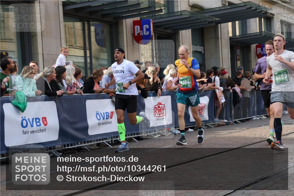 13.09.2026 - 21. swb-Marathon Bremen Strokosch-Dieckow http://msf.ph/oto/10344261 13.09.2026 13:29:14 Ziel 124, 132, 1083, 1243, 1365, 1387, 1581, 2076, 2289, 2301, 2742, 2957, 3030, 3258, 3721, 3846, 4541, 4576, 5244, 5599, 6006, 6103, 6384, 6499, 6690, 6930, 7013, 7079, 7384, 7426, 7631, 7649, 7884, 8007, 8009, 8066, 8099, 8277, 8338, 8481, 8594, 8675, 8831, 9534, 9747, 9770, 9889, 10013, 13031, 303, 394, 430, 565, 596, 651, 687, 722, 725, 745, 936, 1014, 1274, 1545, 1688, 1823, 2023, 2070, 2223, 2378, 2851, 2867, 3419, 3665, 3796, 3912, 3938, 4590, 5036, 5225 meine-sportfotos.de