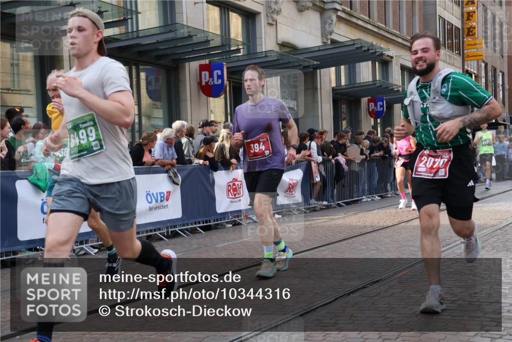 13.09.2026 - 21. swb-Marathon Bremen Strokosch-Dieckow http://msf.ph/oto/10344316 13.09.2026 13:29:16 Ziel 124, 132, 1073, 1083, 1243, 1365, 1387, 1581, 2076, 2289, 2301, 2742, 2957, 3030, 3258, 3721, 4541, 4576, 5244, 5599, 6006, 6103, 6384, 6499, 6690, 6725, 6930, 7013, 7079, 7384, 7426, 7631, 7649, 7884, 8007, 8009, 8099, 8277, 8481, 8594, 8675, 8831, 9534, 9747, 9770, 9889, 10013, 13031, 303, 394, 430, 565, 596, 651, 687, 725, 745, 936, 1274, 1545, 1688, 1823, 2023, 2070, 2223, 2378, 2867, 3258, 3796, 3846, 3912, 3938, 4590, 5036, 5225 meine-sportfotos.de