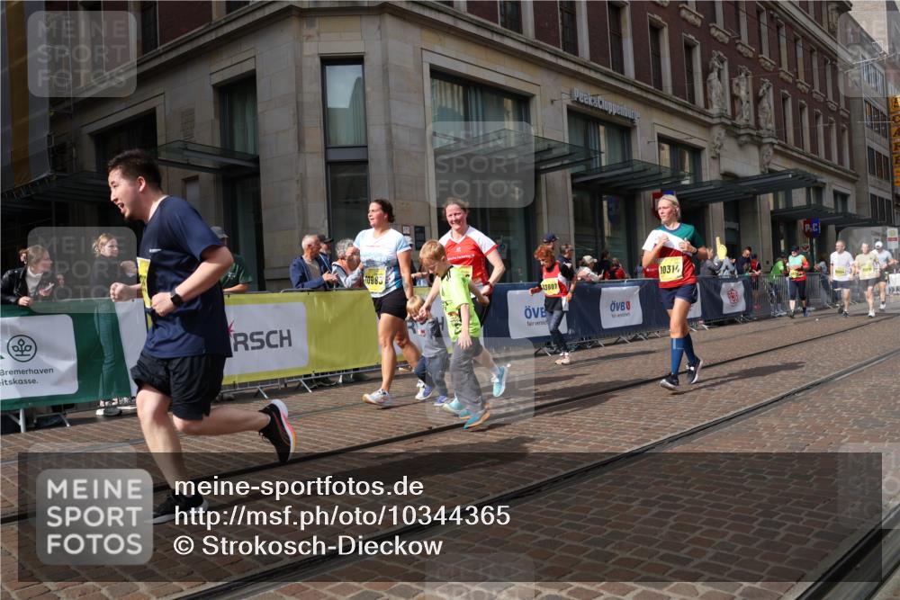 13.09.2026 - 21. swb-Marathon Bremen Strokosch-Dieckow http://msf.ph/oto/10344365 13.09.2026 11:09:04 Ziel 10314, 10556, 10664, 10686, 10694, 10769, 10823, 10981, 10983, 11091, 11225, 11304, 11578, 11764, 11882, 11883, 11914, 11915, 11987, 11995, 12155, 12322, 12474, 12491, 12532, 13607, 10217, 10321, 10455, 10469, 10570, 10599, 10630, 11011, 11053, 11074, 11138, 11304, 11421, 11434, 11531, 11578, 11710, 11718, 11812, 11905, 12192, 12256, 12337, 12353, 12438, 12517, 12554 meine-sportfotos.de