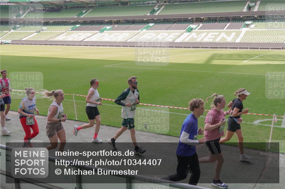 13.09.2026 - 21. swb-Marathon Bremen Michael Burmester http://msf.ph/oto/10344407 13.09.2026 13:29:56 Laufen im Stadion 171, 220, 297, 405, 422, 476, 685, 729, 754, 767, 806, 986, 1079, 1217, 1242, 1270, 1325, 1384, 1615, 1633, 1634, 1741, 1777, 1810, 1811, 1886, 1983, 2238, 2242, 2249, 2263, 2326, 2365, 2436, 2449, 2472, 2546, 2593, 2615, 2637, 2738, 2740, 2743, 2830, 2862, 2868, 2869, 2871, 2918, 2924, 2991, 2994, 3020, 3053, 3129, 3154, 3227, 3238, 3274, 3286, 3321, 3361, 3563, 3594, 3595, 3605, 3678, 3755, 3758, 3798, 3876, 3898, 3929, 3953, 3965, 3971, 3987, 4011, 4056 meine-sportfotos.de
