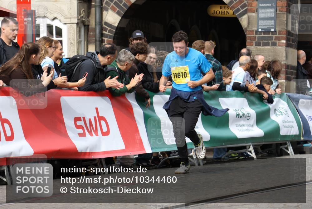13.09.2026 - 21. swb-Marathon Bremen Strokosch-Dieckow http://msf.ph/oto/10344460 13.09.2026 10:52:28 Ziel 10218, 10588, 11285, 11371, 11376, 11487, 11555, 11869, 11877, 12319, 13578, 10193, 10339, 10652, 10812, 10906, 11002, 11109, 11144, 11350, 11362, 11597, 12361, 12399, 12439, 12533 meine-sportfotos.de