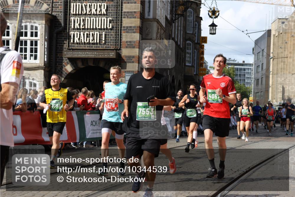13.09.2026 - 21. swb-Marathon Bremen Strokosch-Dieckow http://msf.ph/oto/10344539 13.09.2026 13:32:17 Ziel 578, 846, 2310, 2934, 3205, 3278, 3946, 3989, 4030, 4797, 4979, 4998, 5158, 5325, 5363, 6116, 6354, 7242, 7526, 7790, 8048, 8247, 8610, 8970, 9016, 9188, 9640, 9785, 13231, 1687, 2292, 2293, 2910, 2992, 3402, 3429, 3441, 4263, 4380, 4471, 4655, 4835, 5281, 6518, 6593, 6760, 6781, 6900, 7150, 7173, 7572, 7990, 8957, 9040, 9151, 9175, 9198, 9283, 9719, 9779, 13208 meine-sportfotos.de