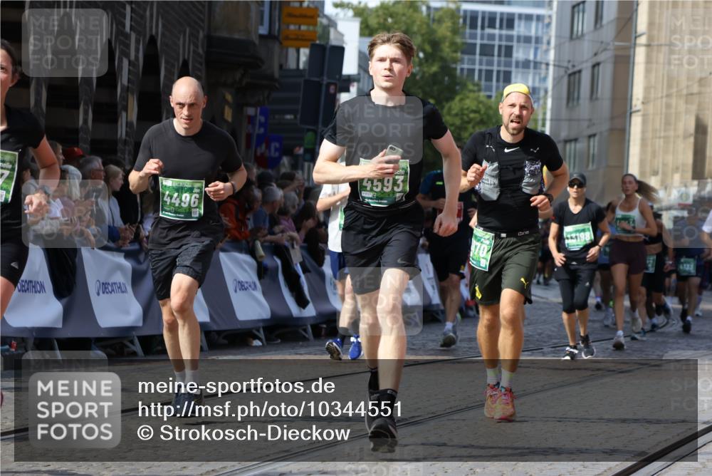 13.09.2026 - 21. swb-Marathon Bremen Strokosch-Dieckow http://msf.ph/oto/10344551 13.09.2026 13:27:39 Ziel 242, 593, 1373, 3273, 3385, 3496, 4558, 5220, 5290, 5358, 5616, 6071, 6288, 6306, 6776, 7110, 7849, 8219, 9159, 9343, 9760, 10112, 10113, 13147, 440, 534, 762, 1456, 1932, 2686, 3135, 3576, 3970, 4106, 4133, 4265, 4496, 4593, 4744, 5462, 6067, 6468, 6522, 7042, 7138, 7358, 8351, 9067, 9494, 9727, 13198 meine-sportfotos.de