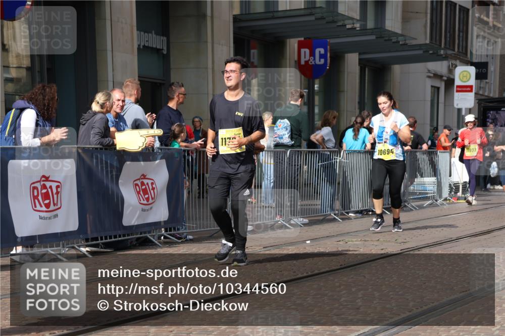 13.09.2026 - 21. swb-Marathon Bremen Strokosch-Dieckow http://msf.ph/oto/10344560 13.09.2026 11:09:10 Ziel 10234, 10386, 10417, 10424, 10556, 10664, 10686, 10694, 10712, 10769, 10785, 10823, 10981, 10983, 11192, 11225, 11764, 11882, 11883, 11914, 11915, 11937, 11995, 12322, 12409, 12474, 12491, 12532, 13607, 10217, 10314, 10321, 10455, 10570, 10599, 10630, 11011, 11053, 11074, 11091, 11138, 11304, 11434, 11531, 11578, 11812, 11905, 11987, 12155, 12192, 12337, 12353, 12438, 12554 meine-sportfotos.de