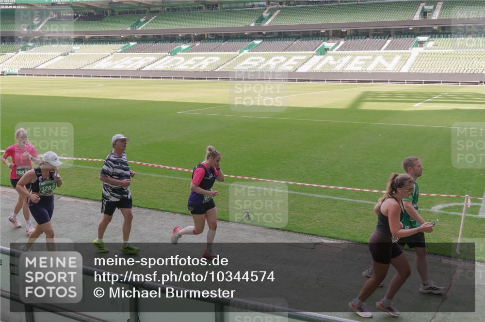 13.09.2026 - 21. swb-Marathon Bremen Michael Burmester http://msf.ph/oto/10344574 13.09.2026 13:30:09 Laufen im Stadion 122, 171, 224, 297, 405, 422, 476, 639, 685, 729, 754, 767, 806, 986, 1114, 1217, 1242, 1270, 1384, 1615, 1633, 1634, 1777, 1810, 1811, 1886, 1983, 2216, 2238, 2242, 2249, 2263, 2326, 2368, 2372, 2436, 2449, 2546, 2615, 2629, 2637, 2719, 2738, 2740, 2830, 2862, 2868, 2869, 2871, 2918, 2924, 2991, 2994, 3020, 3053, 3101, 3129, 3227, 3238, 3274, 3286, 3321, 3361, 3563, 3594, 3595, 3605, 3678, 3755, 3758, 3798, 3873, 3876, 3898, 3929, 3953, 3965, 3971, 3987, 4011, 4056, 357 meine-sportfotos.de