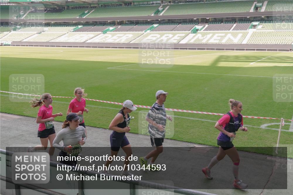 13.09.2026 - 21. swb-Marathon Bremen Michael Burmester http://msf.ph/oto/10344593 13.09.2026 13:30:10 Laufen im Stadion 122, 171, 224, 297, 405, 422, 476, 639, 685, 729, 754, 767, 806, 986, 1114, 1217, 1242, 1270, 1384, 1529, 1615, 1633, 1634, 1777, 1810, 1811, 1886, 1983, 2216, 2238, 2242, 2249, 2263, 2326, 2368, 2372, 2436, 2449, 2546, 2615, 2629, 2637, 2719, 2738, 2740, 2830, 2862, 2868, 2869, 2871, 2918, 2924, 2991, 2994, 3020, 3053, 3101, 3129, 3227, 3238, 3274, 3286, 3321, 3361, 3563, 3594, 3595, 3605, 3678, 3755, 3758, 3798, 3873, 3876, 3898, 3929, 3953, 3965, 3971, 3987, 4011, 4056, 357 meine-sportfotos.de