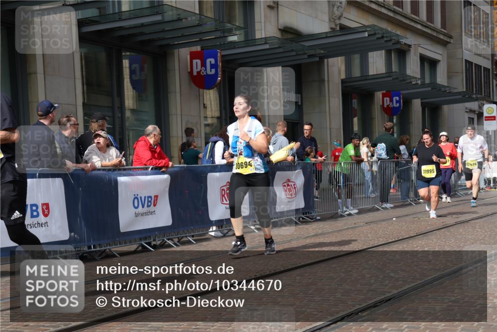 13.09.2026 - 21. swb-Marathon Bremen Strokosch-Dieckow http://msf.ph/oto/10344670 13.09.2026 11:09:13 Ziel 10234, 10386, 10417, 10424, 10556, 10664, 10694, 10696, 10712, 10769, 10785, 10823, 10981, 10990, 10991, 11192, 11225, 11882, 11883, 11914, 11915, 11937, 11995, 12322, 12409, 12474, 12491, 12532, 13607, 10217, 10314, 10321, 10455, 10570, 10599, 10630, 10686, 10983, 11011, 11053, 11074, 11091, 11138, 11304, 11531, 11578, 11764, 11812, 11905, 11987, 12155, 12192, 12337, 12438, 12491, 12554 meine-sportfotos.de