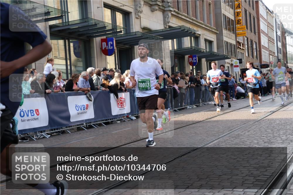 13.09.2026 - 21. swb-Marathon Bremen Strokosch-Dieckow http://msf.ph/oto/10344706 13.09.2026 13:29:24 Ziel 109, 124, 454, 716, 1073, 1173, 1243, 1581, 1861, 2076, 2289, 2742, 3030, 3320, 3618, 3667, 3908, 4115, 4524, 4575, 4576, 5244, 6006, 6127, 6384, 6690, 6725, 6930, 7079, 7093, 7384, 7426, 7649, 7884, 8267, 8481, 8594, 8612, 8771, 8831, 8899, 9049, 9534, 9747, 9770, 10013, 13031, 132, 303, 394, 596, 651, 745, 1083, 1365, 1387, 1545, 1823, 2023, 2070, 2301, 2867, 2957, 3258, 3721, 3796, 3846, 3912, 4541, 4590, 5036, 5599, 6103, 6499 meine-sportfotos.de