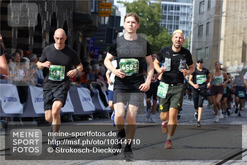 13.09.2026 - 21. swb-Marathon Bremen Strokosch-Dieckow http://msf.ph/oto/10344710 13.09.2026 13:27:40 Ziel 242, 593, 1373, 1574, 2345, 3273, 3385, 3496, 4558, 5220, 5290, 5358, 5616, 6071, 6288, 6306, 6776, 7110, 7849, 8219, 9159, 9343, 9760, 10112, 10113, 13147, 440, 488, 534, 762, 1456, 1932, 3135, 3576, 3970, 4106, 4133, 4265, 4496, 4744, 5462, 6067, 6468, 6522, 7042, 7138, 7358, 8351, 9067, 9494, 9727, 13198 meine-sportfotos.de