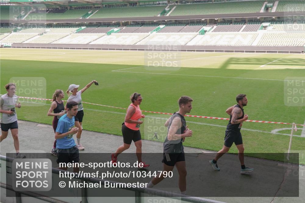 13.09.2026 - 21. swb-Marathon Bremen Michael Burmester http://msf.ph/oto/10344790 13.09.2026 13:30:33 Laufen im Stadion 122, 171, 224, 295, 297, 405, 476, 639, 754, 767, 806, 840, 1114, 1217, 1242, 1270, 1314, 1529, 1615, 1633, 1634, 1775, 1810, 1811, 1886, 1983, 2216, 2238, 2242, 2249, 2263, 2368, 2372, 2436, 2449, 2546, 2615, 2629, 2637, 2643, 2677, 2719, 2738, 2740, 2830, 2869, 2871, 2877, 2918, 2952, 2994, 3020, 3038, 3053, 3094, 3101, 3129, 3227, 3274, 3286, 3361, 3401, 3563, 3605, 3723, 3758, 3873, 3876, 3898, 3918, 3929, 3965, 3971, 4011, 4056, 357 meine-sportfotos.de