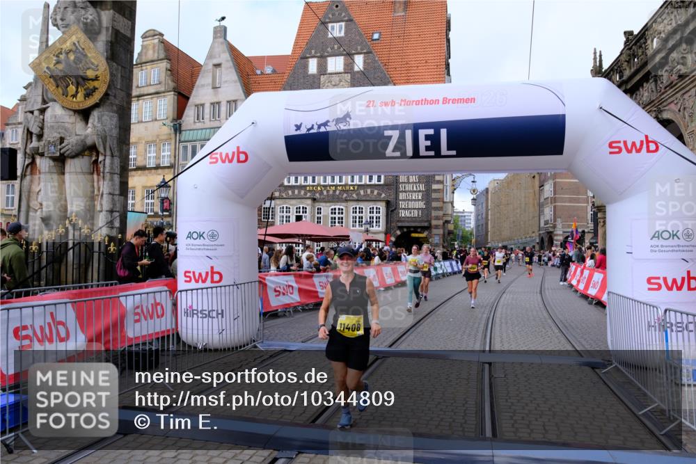 13.09.2026 - 21. swb-Marathon Bremen Tim E. http://msf.ph/oto/10344809 13.09.2026 11:14:55 Ziel 10303, 10519, 10705, 10722, 11041, 11097, 11098, 11140, 11186, 11408, 12112, 12431 meine-sportfotos.de