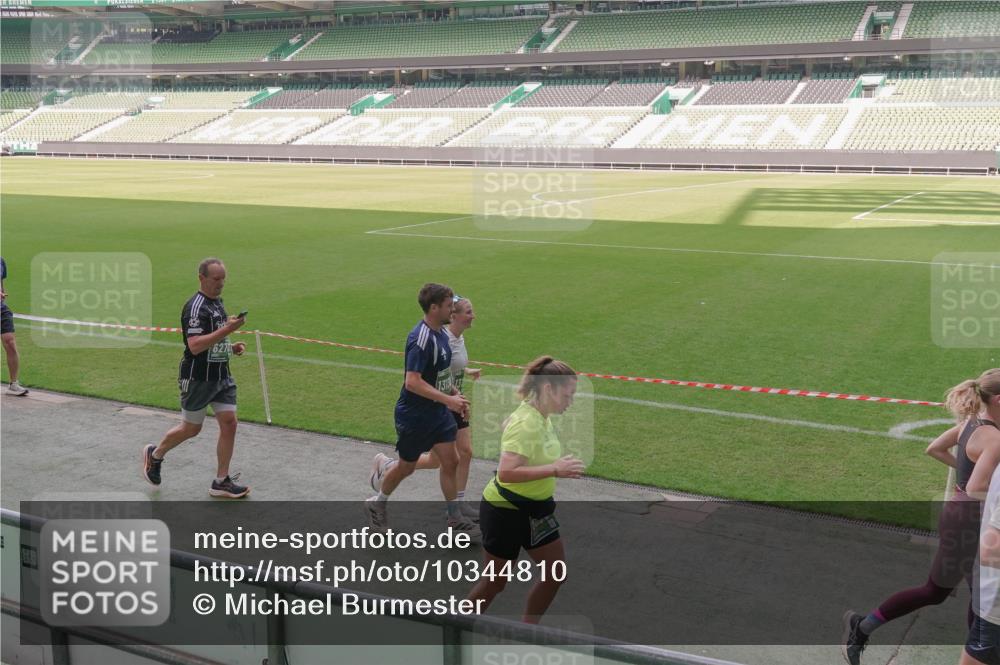 13.09.2026 - 21. swb-Marathon Bremen Michael Burmester http://msf.ph/oto/10344810 13.09.2026 13:30:35 Laufen im Stadion 122, 171, 224, 295, 297, 405, 476, 639, 754, 767, 806, 840, 1114, 1217, 1242, 1270, 1314, 1329, 1529, 1633, 1634, 1775, 1810, 1811, 1886, 1983, 2216, 2238, 2242, 2249, 2263, 2368, 2372, 2436, 2449, 2546, 2615, 2629, 2637, 2643, 2677, 2719, 2738, 2740, 2830, 2869, 2871, 2877, 2918, 2952, 2994, 3038, 3053, 3094, 3101, 3129, 3227, 3274, 3286, 3401, 3426, 3563, 3605, 3723, 3758, 3873, 3876, 3898, 3918, 3929, 3965, 3971, 4011, 4056, 357 meine-sportfotos.de