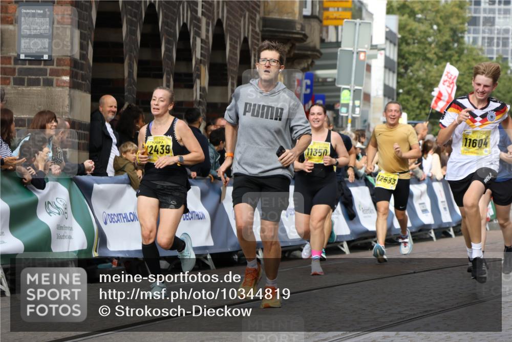 13.09.2026 - 21. swb-Marathon Bremen Strokosch-Dieckow http://msf.ph/oto/10344819 13.09.2026 10:52:39 Ziel 10761, 10958, 11371, 11604, 11605, 11610, 11669, 12319, 13578, 10193, 10304, 10339, 10652, 10734, 10827, 11002, 11038, 11144, 11362, 11597, 12019, 12338, 12399 meine-sportfotos.de
