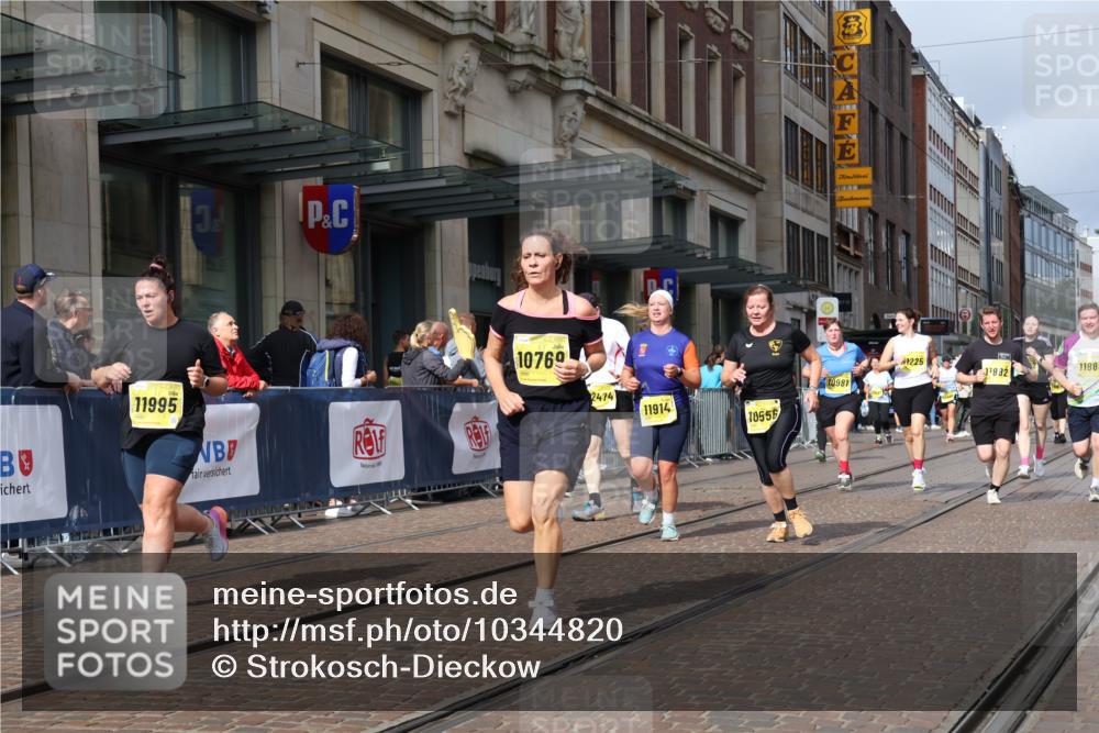 13.09.2026 - 21. swb-Marathon Bremen Strokosch-Dieckow http://msf.ph/oto/10344820 13.09.2026 11:09:16 Ziel 10234, 10386, 10417, 10424, 10556, 10696, 10712, 10769, 10785, 10823, 10981, 10990, 10991, 11192, 11225, 11882, 11883, 11914, 11937, 11995, 12322, 12409, 12474, 12532, 10217, 10314, 10321, 10455, 10570, 10630, 10664, 10686, 10694, 10983, 11011, 11091, 11138, 11304, 11531, 11578, 11764, 11812, 11882, 11905, 11915, 11987, 12155, 12192, 12337, 12491, 12554, 13607 meine-sportfotos.de