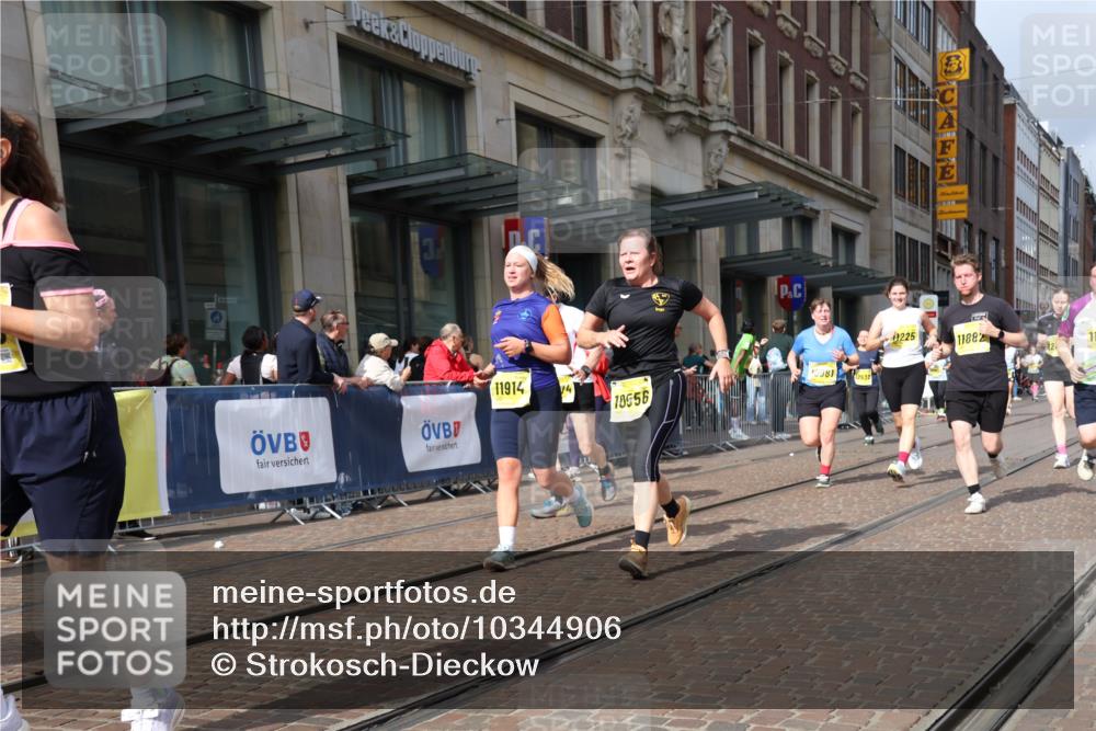 13.09.2026 - 21. swb-Marathon Bremen Strokosch-Dieckow http://msf.ph/oto/10344906 13.09.2026 11:09:18 Ziel 10234, 10386, 10417, 10424, 10556, 10696, 10712, 10769, 10785, 10823, 10981, 10990, 10991, 11192, 11225, 11883, 11914, 11937, 11995, 12322, 12409, 12449, 12474, 12532, 10217, 10314, 10321, 10455, 10570, 10630, 10664, 10686, 10694, 10983, 11011, 11091, 11138, 11304, 11531, 11578, 11764, 11882, 11883, 11905, 11915, 11987, 12155, 12192, 12337, 12491, 12554, 13607 meine-sportfotos.de