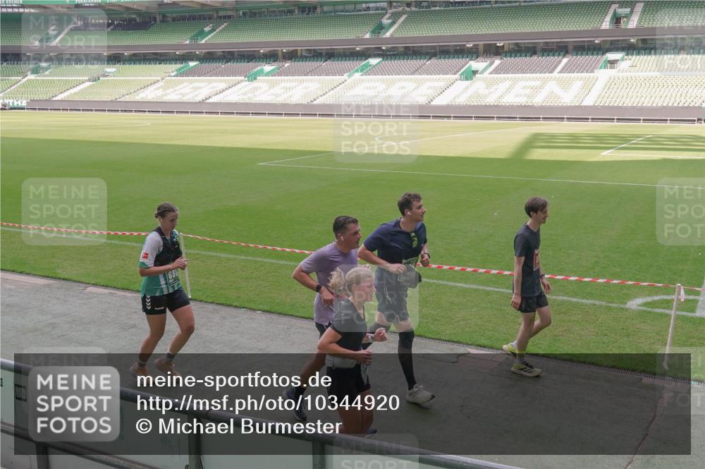 13.09.2026 - 21. swb-Marathon Bremen Michael Burmester http://msf.ph/oto/10344920 13.09.2026 13:30:50 Laufen im Stadion 122, 171, 224, 295, 297, 405, 487, 639, 767, 806, 840, 965, 1114, 1217, 1242, 1270, 1314, 1329, 1529, 1633, 1634, 1775, 1810, 1811, 1886, 1904, 1983, 2216, 2238, 2242, 2249, 2263, 2368, 2372, 2449, 2546, 2615, 2629, 2637, 2643, 2677, 2719, 2726, 2738, 2740, 2830, 2869, 2871, 2877, 2918, 2952, 2994, 3038, 3053, 3094, 3101, 3227, 3286, 3401, 3426, 3563, 3605, 3723, 3873, 3876, 3898, 3918, 3929, 3944, 4056, 357 meine-sportfotos.de