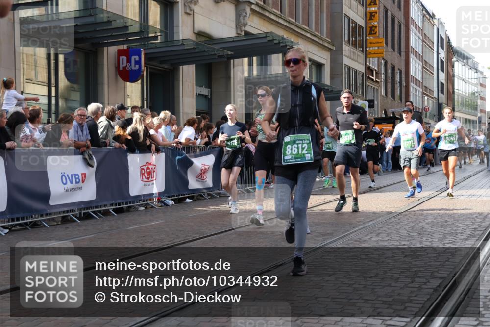 13.09.2026 - 21. swb-Marathon Bremen Strokosch-Dieckow http://msf.ph/oto/10344932 13.09.2026 13:29:29 Ziel 109, 124, 454, 716, 1073, 1173, 1205, 1243, 1581, 1759, 1848, 1861, 2289, 3030, 3320, 3618, 3667, 3908, 4115, 4524, 4575, 4576, 5631, 6006, 6127, 6384, 6725, 6930, 7079, 7093, 7384, 7884, 8267, 8481, 8594, 8612, 8771, 8899, 9049, 9534, 9747, 9770, 10013, 13031, 132, 303, 596, 651, 1083, 1243, 1365, 1387, 1545, 1823, 2023, 2076, 2301, 2742, 2867, 2957, 3030, 3258, 3721, 3796, 3846, 3912, 4541, 5036, 5244, 5599, 6103, 6499, 6690 meine-sportfotos.de