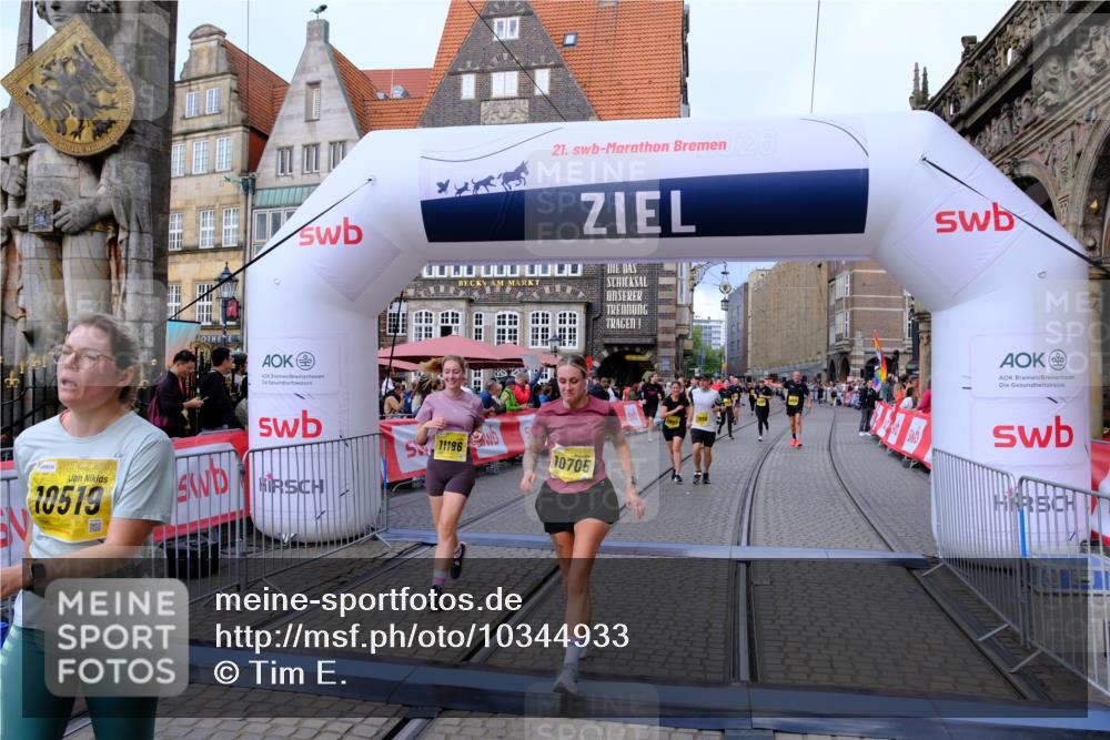 13.09.2026 - 21. swb-Marathon Bremen Tim E. http://msf.ph/oto/10344933 13.09.2026 11:15:00 Ziel 10519, 10557, 10705, 10776, 10805, 11097, 11098, 11186, 11288, 11408, 11876, 12191, 12193 meine-sportfotos.de