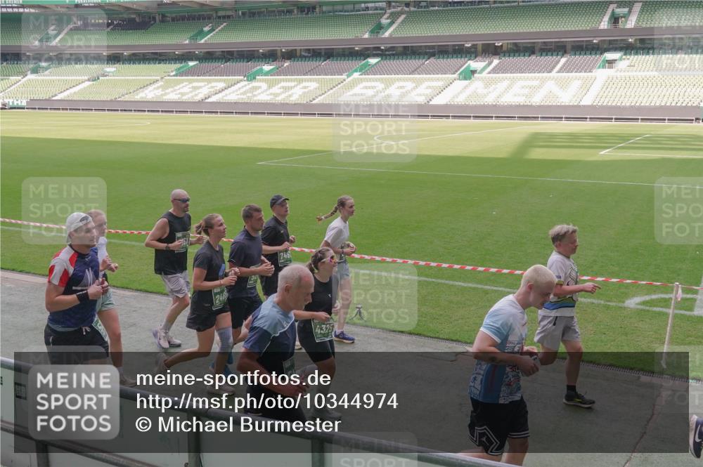 13.09.2026 - 21. swb-Marathon Bremen Michael Burmester http://msf.ph/oto/10344974 13.09.2026 13:30:55 Laufen im Stadion 122, 171, 224, 295, 297, 405, 487, 639, 767, 806, 840, 965, 1114, 1142, 1217, 1242, 1270, 1310, 1314, 1329, 1529, 1633, 1634, 1775, 1810, 1811, 1886, 1892, 1904, 1983, 2216, 2238, 2242, 2249, 2263, 2368, 2372, 2449, 2546, 2615, 2629, 2637, 2643, 2677, 2719, 2726, 2738, 2830, 2869, 2871, 2877, 2918, 2952, 2994, 3038, 3053, 3094, 3101, 3140, 3223, 3227, 3286, 3401, 3426, 3563, 3723, 3736, 3873, 3876, 3898, 3918, 3929, 3944, 4056, 357 meine-sportfotos.de
