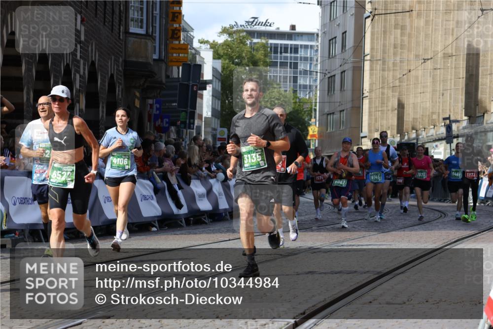 13.09.2026 - 21. swb-Marathon Bremen Strokosch-Dieckow http://msf.ph/oto/10344984 13.09.2026 13:27:47 Ziel 242, 323, 593, 940, 1006, 1373, 1574, 2345, 2668, 3385, 3460, 3496, 3521, 5081, 5220, 5290, 5358, 5557, 5616, 6071, 6288, 6306, 7110, 9760, 13147, 488, 534, 762, 1343, 1456, 3135, 3480, 3576, 4106, 4133, 4265, 5462, 6468, 6522, 7042, 8188, 8656, 9067, 9145, 13069 meine-sportfotos.de