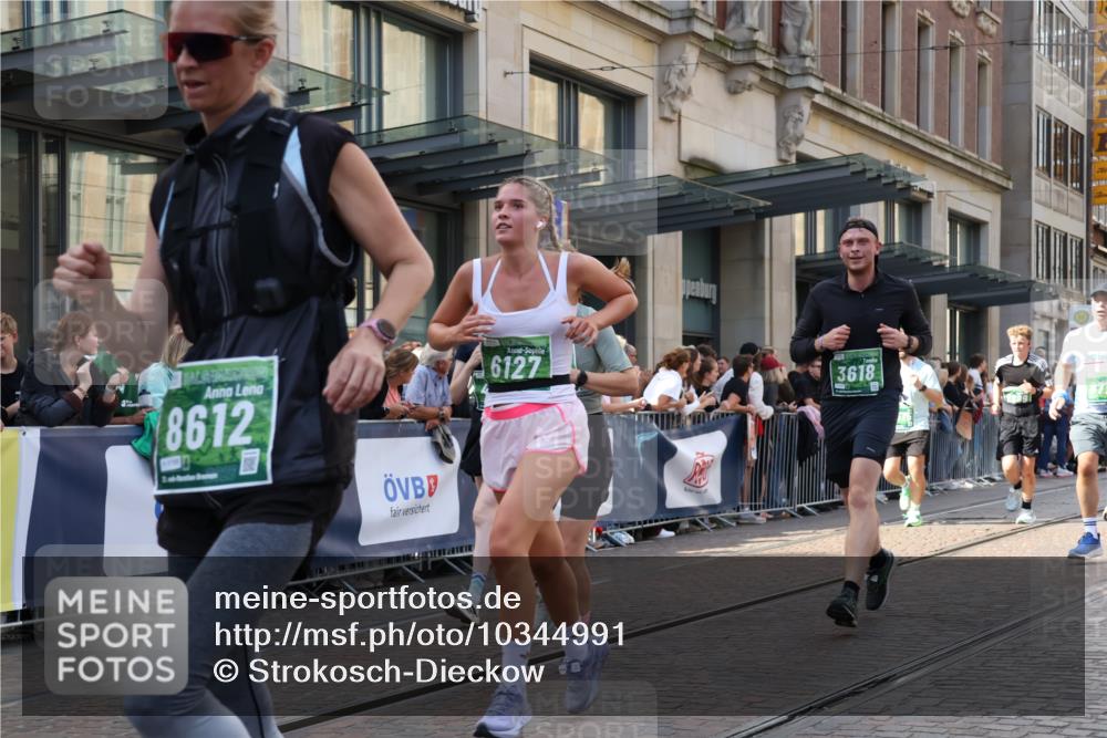 13.09.2026 - 21. swb-Marathon Bremen Strokosch-Dieckow http://msf.ph/oto/10344991 13.09.2026 13:29:30 Ziel 109, 124, 454, 716, 1073, 1173, 1205, 1581, 1759, 1780, 1848, 1861, 2289, 3320, 3618, 3667, 3908, 4115, 4524, 4575, 4576, 5631, 6006, 6127, 6384, 6725, 6930, 7079, 7093, 7384, 7884, 8267, 8470, 8481, 8594, 8612, 8771, 8899, 9049, 9534, 9747, 9770, 10013, 13031, 132, 303, 596, 651, 1083, 1243, 1365, 1387, 1545, 1823, 2023, 2076, 2301, 2742, 2867, 2957, 3030, 3258, 3721, 3796, 3846, 3912, 4541, 5036, 5244, 5599, 6103, 6384, 6499, 6690 meine-sportfotos.de
