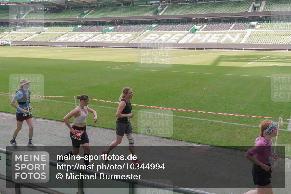13.09.2026 - 21. swb-Marathon Bremen Michael Burmester http://msf.ph/oto/10344994 13.09.2026 13:30:59 Laufen im Stadion 122, 171, 224, 295, 297, 405, 487, 639, 767, 806, 840, 965, 1114, 1142, 1217, 1242, 1270, 1310, 1314, 1329, 1529, 1633, 1634, 1775, 1810, 1811, 1869, 1886, 1892, 1904, 1983, 2216, 2238, 2242, 2249, 2263, 2368, 2372, 2449, 2546, 2615, 2629, 2637, 2643, 2677, 2719, 2726, 2738, 2830, 2869, 2871, 2877, 2918, 2952, 2994, 3038, 3053, 3094, 3101, 3140, 3223, 3227, 3286, 3401, 3426, 3563, 3723, 3736, 3873, 3876, 3898, 3918, 3929, 3944, 4056, 357 meine-sportfotos.de