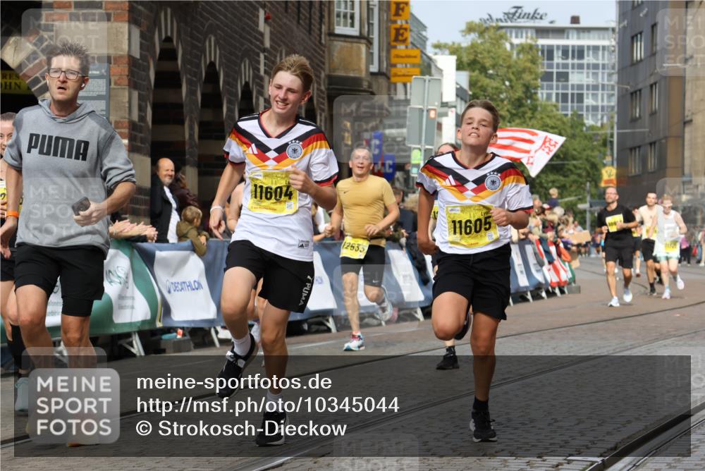 13.09.2026 - 21. swb-Marathon Bremen Strokosch-Dieckow http://msf.ph/oto/10345044 13.09.2026 10:52:40 Ziel 10761, 10958, 11371, 11604, 11605, 11610, 11669, 12319, 13578, 10304, 10339, 10652, 10734, 10827, 11002, 11038, 11386, 11597, 12019, 12338, 12399 meine-sportfotos.de