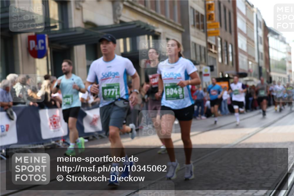 13.09.2026 - 21. swb-Marathon Bremen Strokosch-Dieckow http://msf.ph/oto/10345062 13.09.2026 13:29:32 Ziel 109, 124, 454, 716, 1073, 1173, 1205, 1581, 1653, 1759, 1780, 1848, 1861, 2126, 2289, 3190, 3320, 3618, 3667, 3908, 4115, 4524, 4575, 4576, 5198, 5631, 6006, 6127, 6725, 7079, 7093, 7384, 7884, 8110, 8267, 8470, 8481, 8594, 8612, 8771, 8899, 9049, 9104, 9534, 9747, 9770, 10013, 13031, 132, 303, 596, 651, 1083, 1243, 1365, 1387, 1545, 1823, 2023, 2076, 2301, 2742, 2867, 2957, 3030, 3258, 3721, 3796, 3846, 3912, 4541, 5036, 5244, 5599, 6103, 6384, 6499, 6690 meine-sportfotos.de