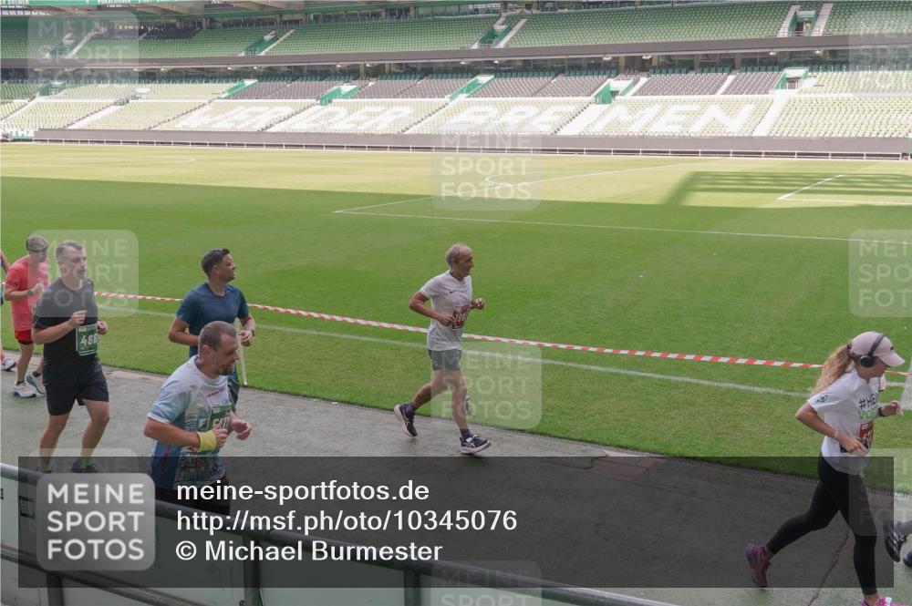 13.09.2026 - 21. swb-Marathon Bremen Michael Burmester http://msf.ph/oto/10345076 13.09.2026 13:31:13 Laufen im Stadion 122, 224, 295, 297, 405, 487, 617, 639, 767, 806, 840, 965, 1114, 1142, 1310, 1314, 1326, 1329, 1529, 1633, 1634, 1775, 1801, 1810, 1811, 1869, 1892, 1904, 1983, 2216, 2242, 2249, 2263, 2344, 2368, 2372, 2449, 2615, 2629, 2637, 2643, 2677, 2719, 2726, 2738, 2869, 2871, 2877, 2918, 2945, 2952, 2994, 3038, 3094, 3101, 3140, 3223, 3227, 3286, 3379, 3401, 3426, 3572, 3644, 3723, 3736, 3873, 3876, 3918, 3929, 3944, 4056, 357 meine-sportfotos.de