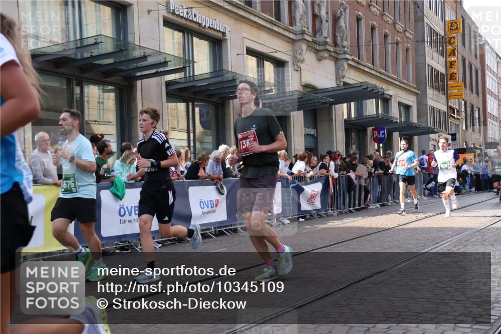 13.09.2026 - 21. swb-Marathon Bremen Strokosch-Dieckow http://msf.ph/oto/10345109 13.09.2026 13:29:34 Ziel 109, 124, 454, 716, 1073, 1173, 1205, 1581, 1611, 1653, 1759, 1780, 1848, 1861, 2126, 2289, 3190, 3320, 3618, 3667, 3908, 4115, 4524, 4575, 4576, 5039, 5198, 5348, 5631, 6006, 6127, 6720, 6725, 7079, 7093, 7884, 8110, 8267, 8470, 8481, 8612, 8771, 8899, 9049, 9104, 9534, 9747, 9770, 10013, 132, 303, 596, 651, 1083, 1243, 1365, 1387, 1545, 1581, 1823, 2023, 2076, 2301, 2742, 2867, 2957, 3030, 3258, 3721, 3796, 3846, 3912, 4541, 4576, 5036, 5244, 5599, 6103, 6384, 6499, 6690 meine-sportfotos.de