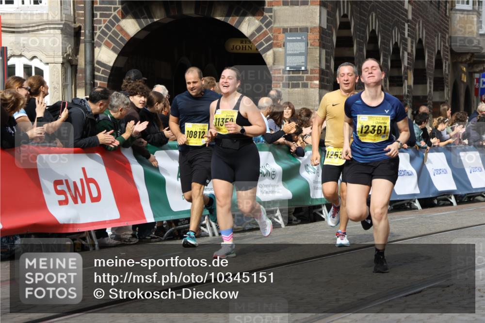 13.09.2026 - 21. swb-Marathon Bremen Strokosch-Dieckow http://msf.ph/oto/10345151 13.09.2026 10:52:42 Ziel 10761, 10958, 11371, 11604, 11605, 11610, 11669, 12319, 12361, 12439, 13578, 10304, 10734, 10827, 10863, 11038, 11386, 11597, 11766, 12019, 12338 meine-sportfotos.de