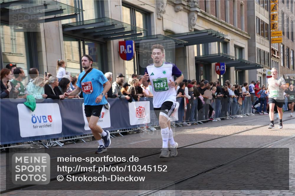 13.09.2026 - 21. swb-Marathon Bremen Strokosch-Dieckow http://msf.ph/oto/10345152 13.09.2026 13:29:36 Ziel 109, 124, 454, 716, 1073, 1173, 1205, 1308, 1611, 1653, 1759, 1780, 1848, 1861, 2126, 2289, 3190, 3320, 3618, 3667, 3908, 4115, 4524, 4575, 5039, 5198, 5348, 5631, 6127, 6720, 6725, 7079, 7093, 7884, 8110, 8267, 8470, 8612, 8771, 8899, 9049, 9104, 9125, 9534, 9747, 9770, 132, 303, 596, 651, 1083, 1243, 1365, 1387, 1545, 1581, 1823, 2076, 2301, 2742, 2867, 2957, 3030, 3258, 3721, 3846, 3912, 4541, 4576, 5244, 5599, 6006, 6103, 6384, 6499, 6690, 7884, 8481 meine-sportfotos.de